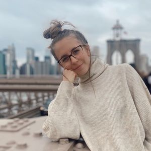 Meet your Posher, Abbey